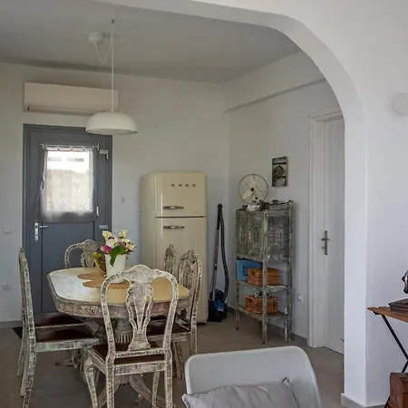 Artemis * Mykonos Town