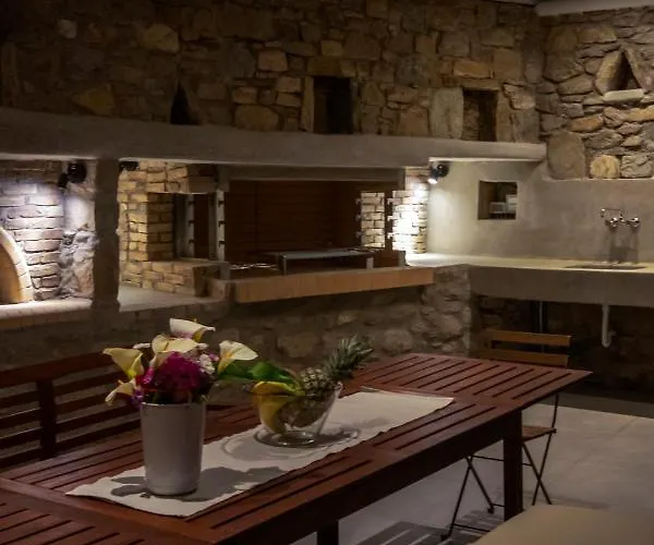 Artemis Mykonos Town