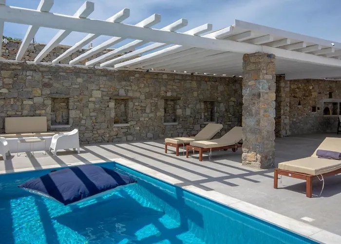 Artemis * Mykonos Town